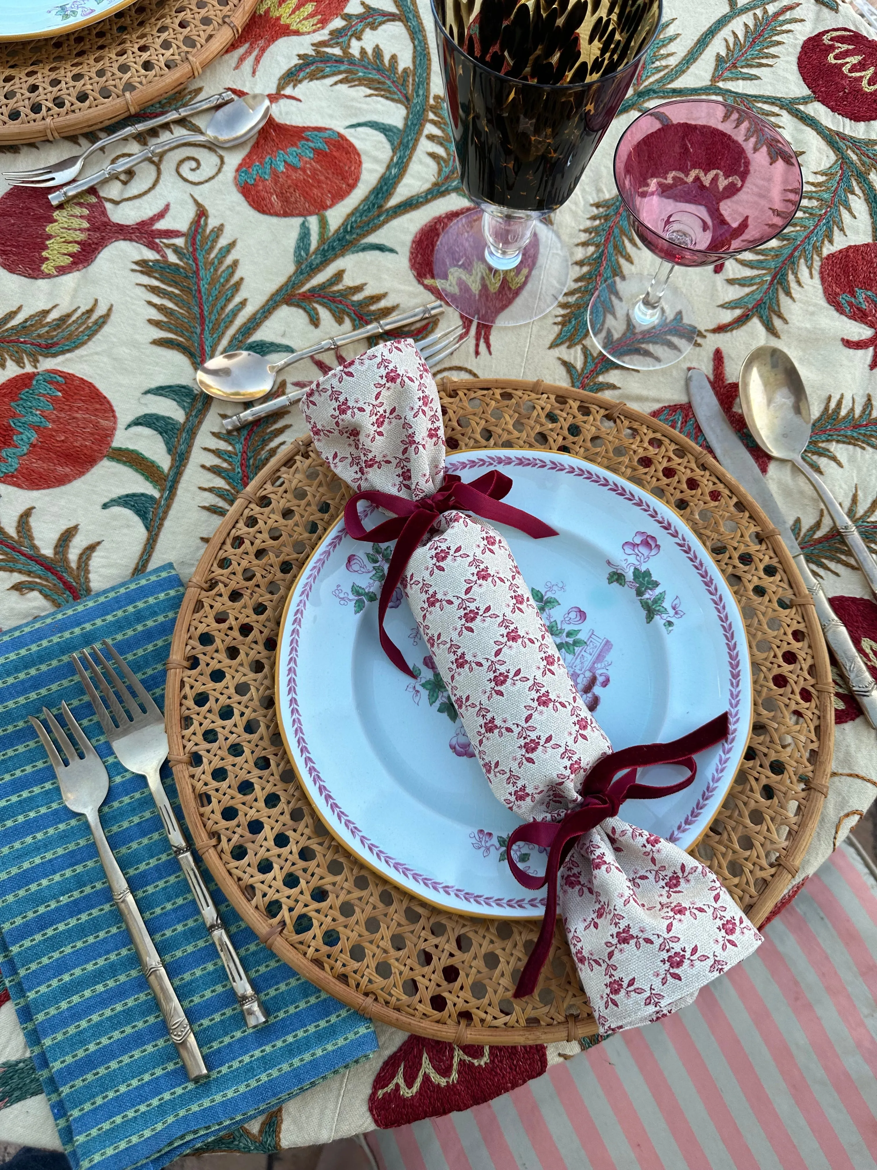 Party Popper/Holiday Cracker - Vintage Climbing Rose Trellis Textile with Merlot Velvet Bows