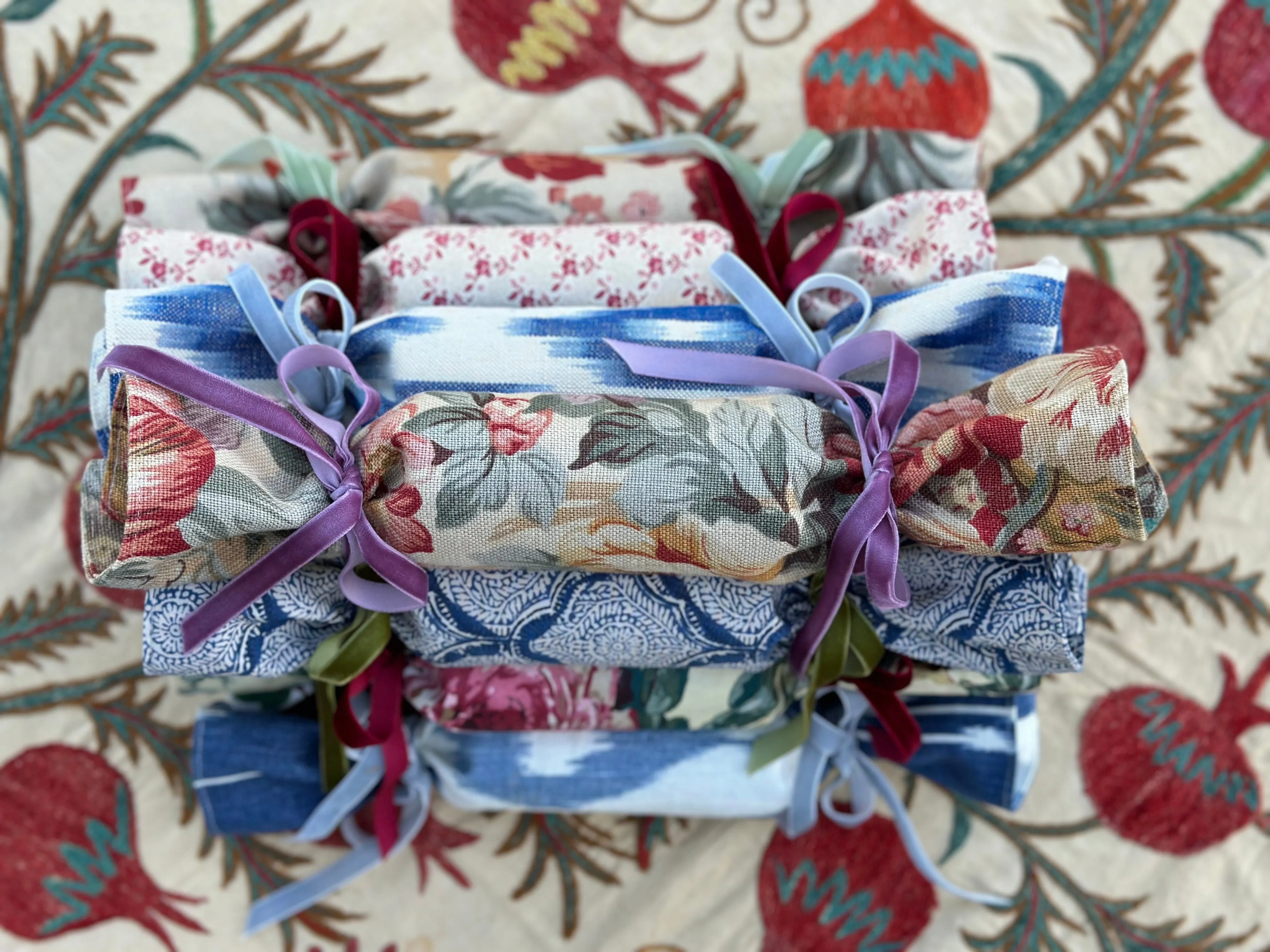 Party Popper/Holiday Cracker - Vintage Climbing Rose Trellis Textile with Merlot Velvet Bows
