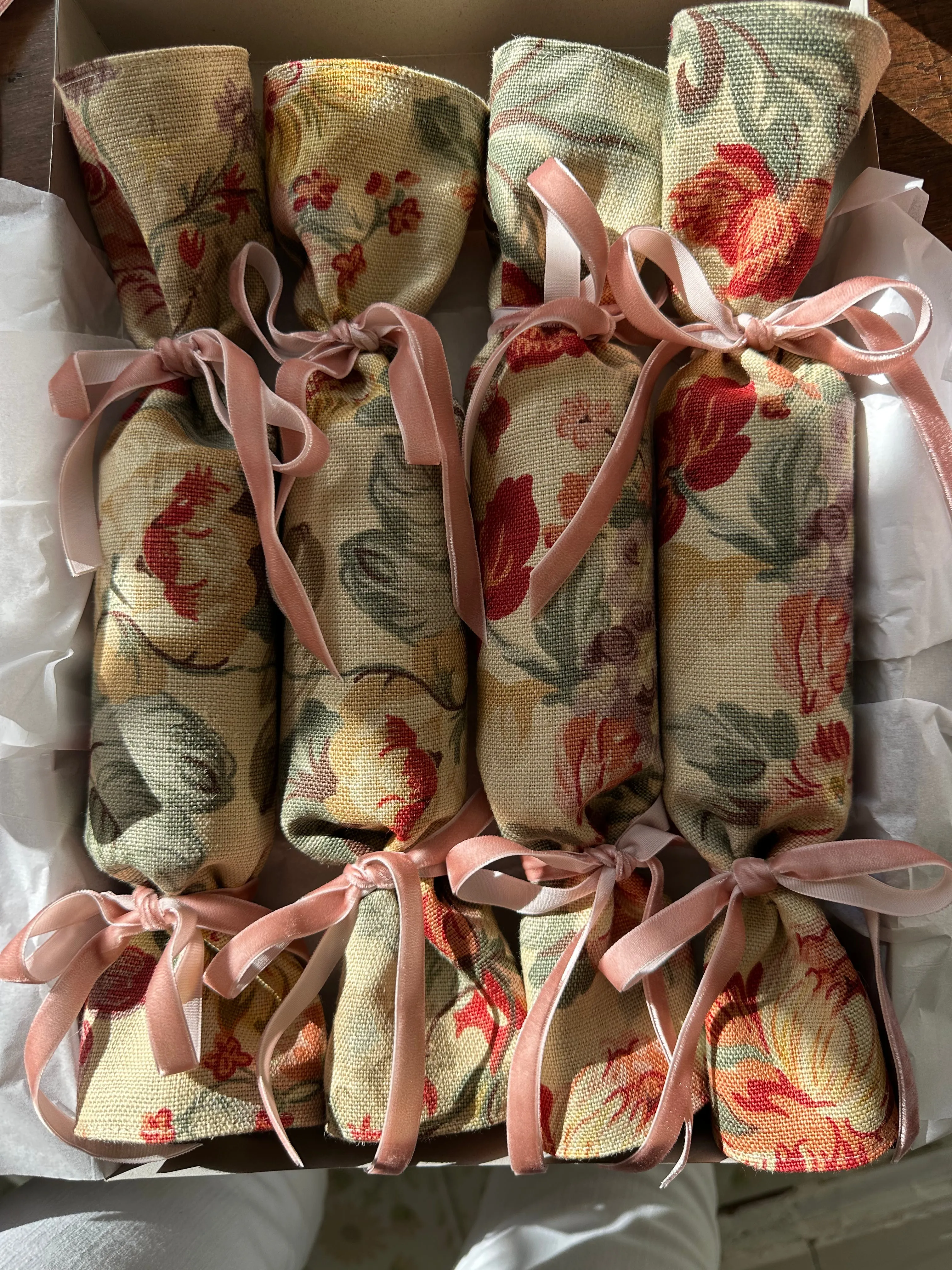 Party Popper/Holiday Cracker - Vintage English Garden Rose Linen Chintz with Velvet Bows