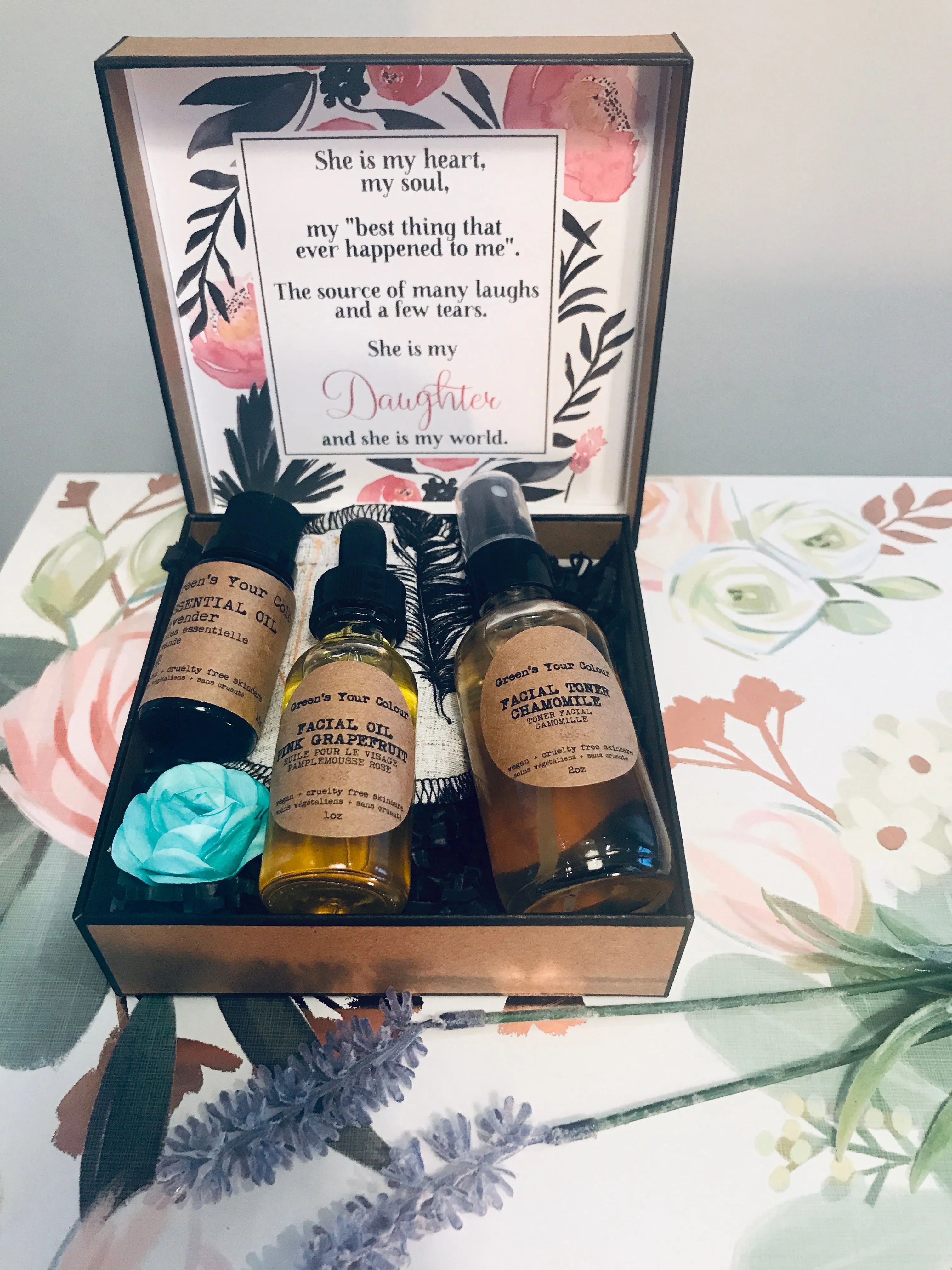 SUSTAINABLE SKINCARE GIFT KIT- VEGAN FACE TONER, LAVENDER ESSENTIAL OIL, FACE OIL